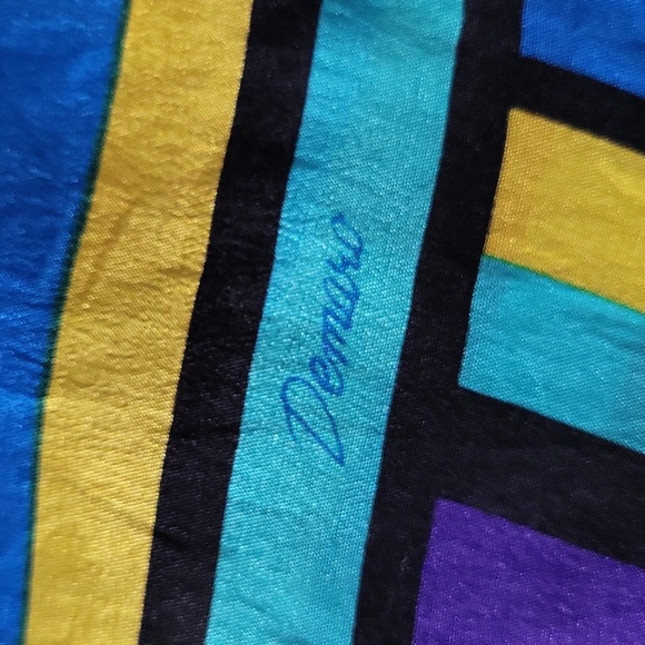 Floral and Patterned Scarves Set Five Pieces. - Picture 7 of 11